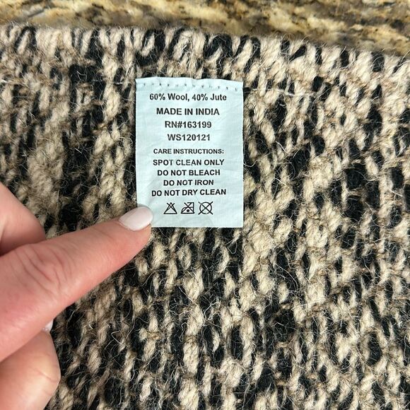 Made In India Wool Blend Fringe Trim Neutral Rug 21.5 x 36.5 - Picture 3 of 5